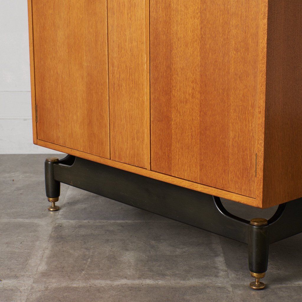 Chinese white トールボーイ ワードローブ (B937)  / 初期ゴールドラベル