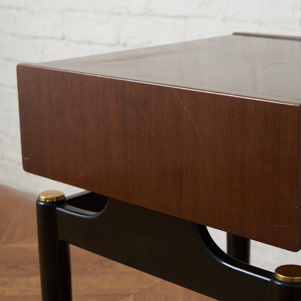 Tola&black ベッドサイドテーブル 206