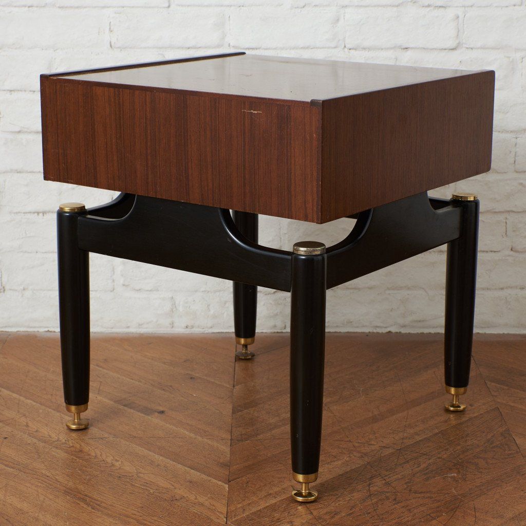 Tola&black ベッドサイドテーブル 206