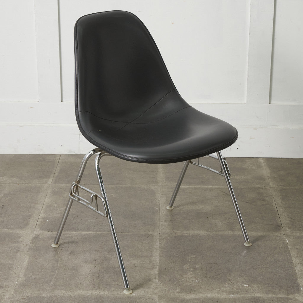 サイドシェルチェア スタッキングベース