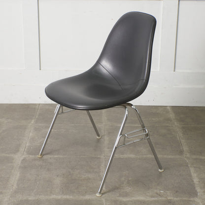 サイドシェルチェア スタッキングベース