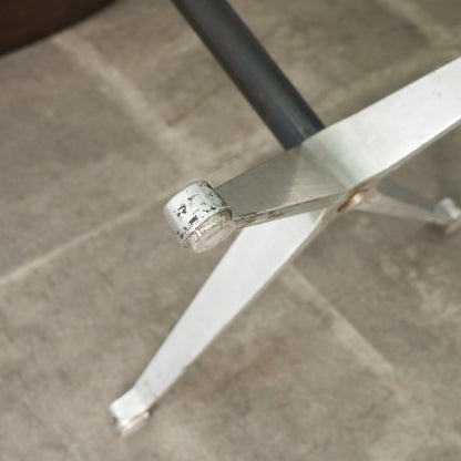 イームズ コントラクトベース ラウンドテーブル