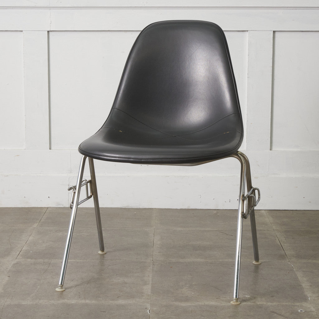 サイドシェルチェア スタッキングベース