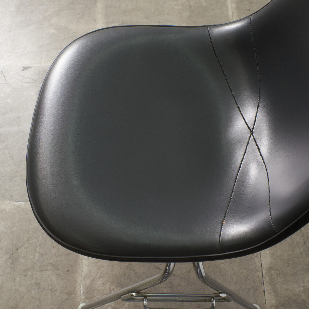 サイドシェルチェア スタッキングベース