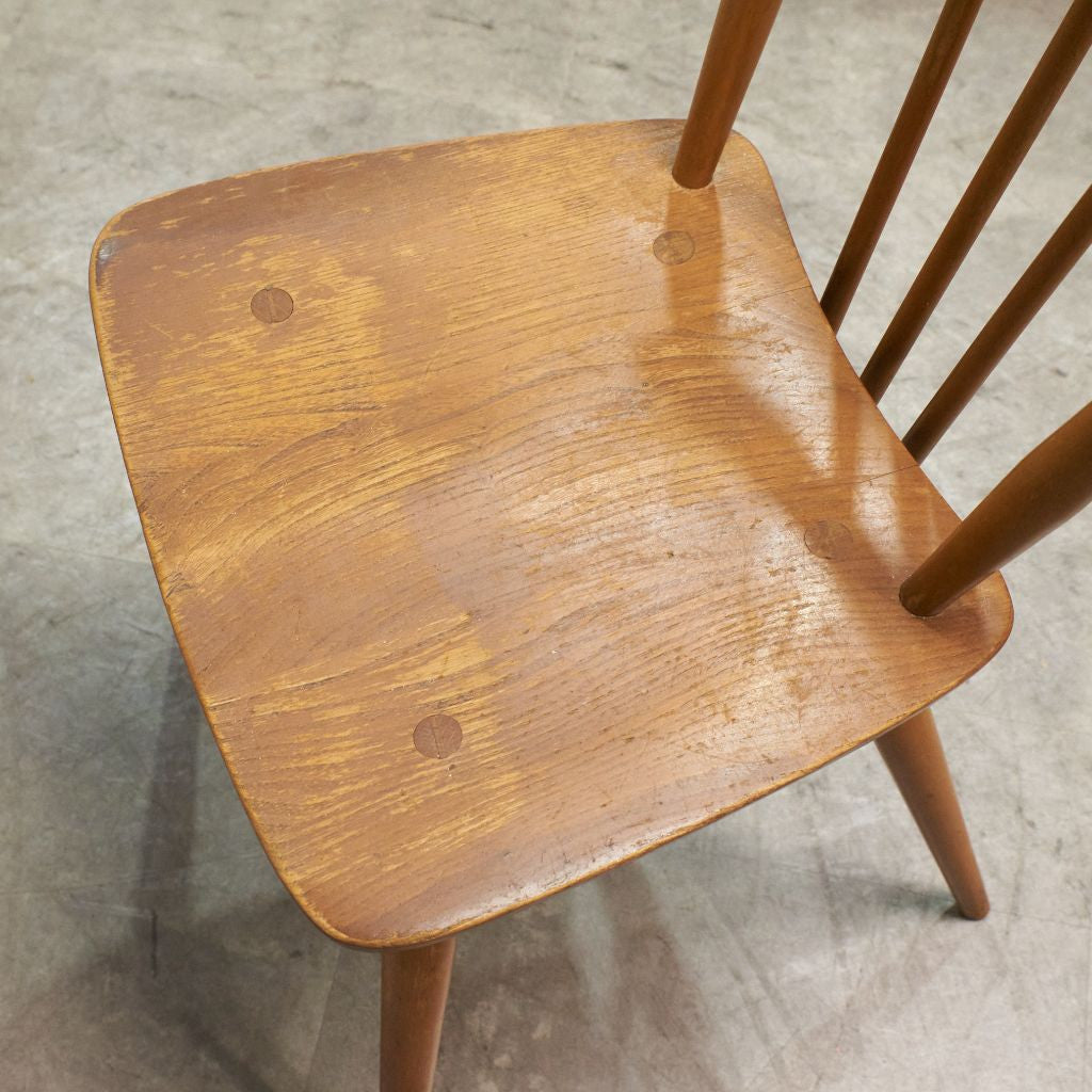 スティックバックチェア