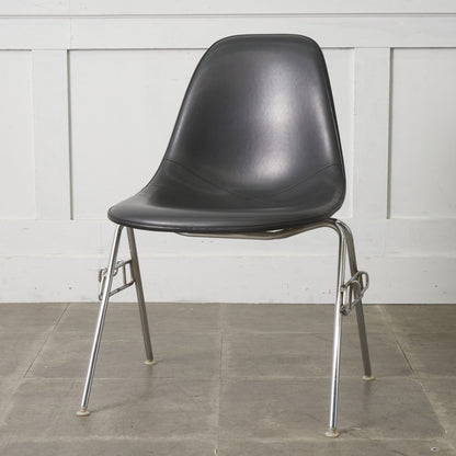 サイドシェルチェア スタッキングベース