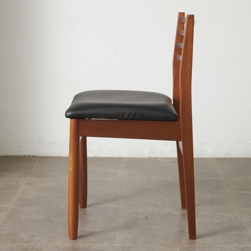 英国ヴィンテージ ラダーバック ダイニングチェア / 張替済