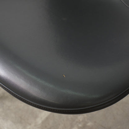 サイドシェルチェア スタッキングベース