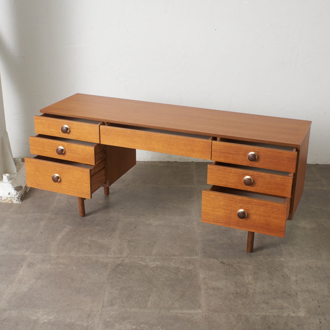 デスク・ワーキングテーブル – rocca rocca