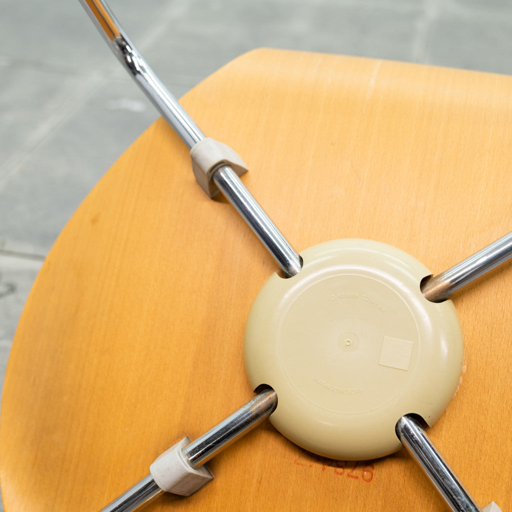 セブンチェア / フロントパディング