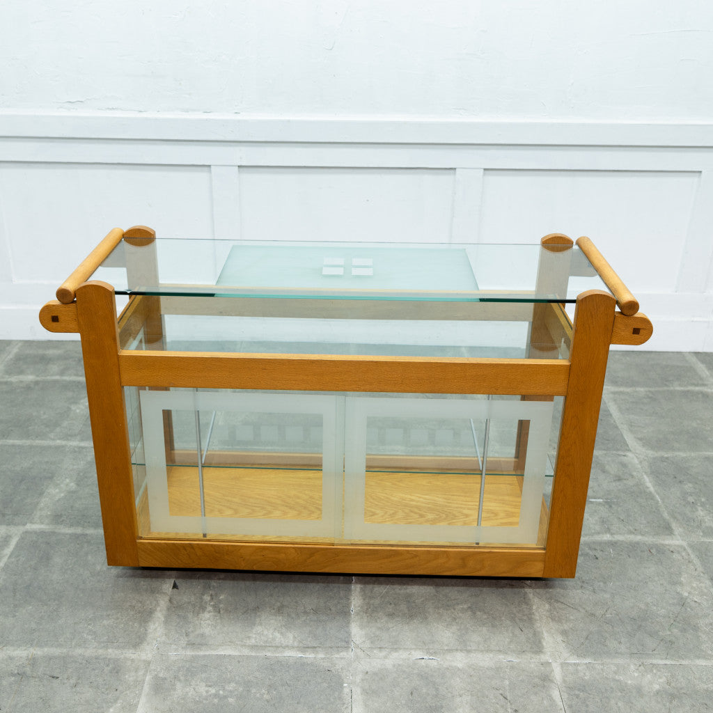 キャスター付きショーケース