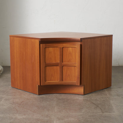 ヴィンテージ 凹型コーナーキャビネット