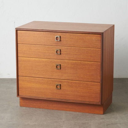 Form FIVE 4段チェスト