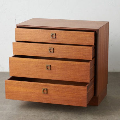 Form FIVE 4段チェスト