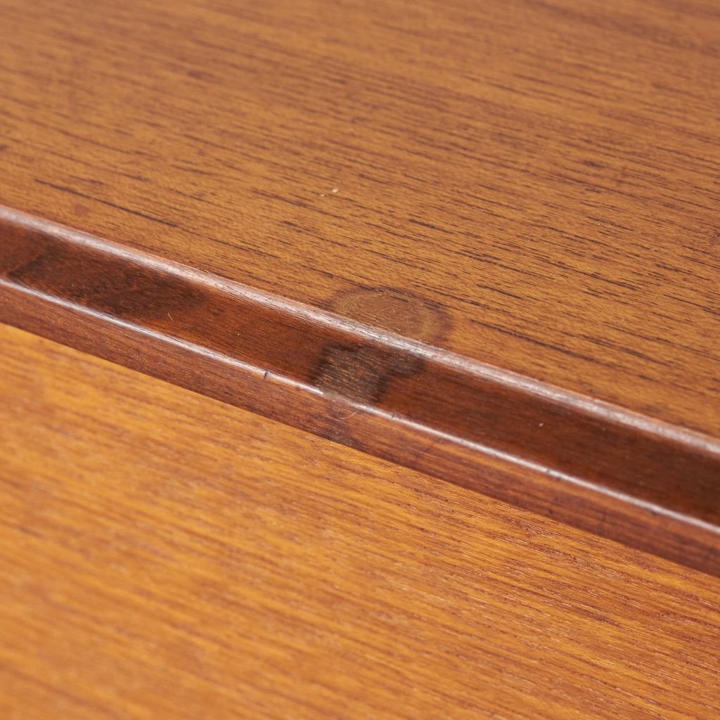 Form FIVE 4段チェスト