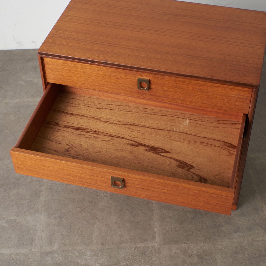 Form FIVE 4段チェスト