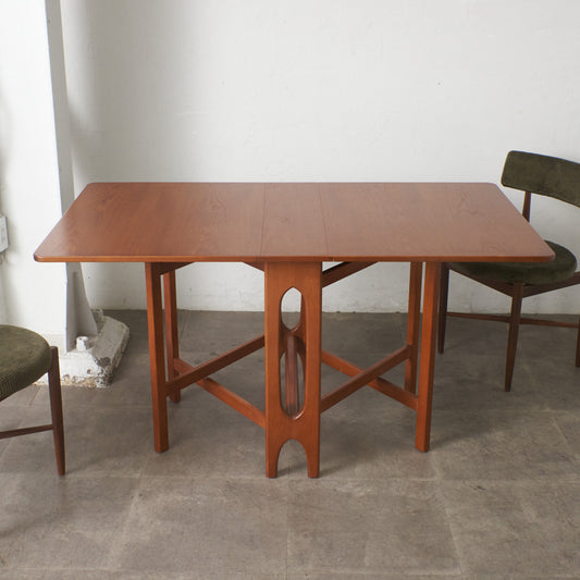 ドロップリーフゲートレッグテーブル