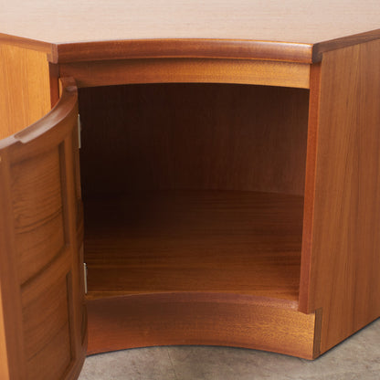 ヴィンテージ 凹型コーナーキャビネット