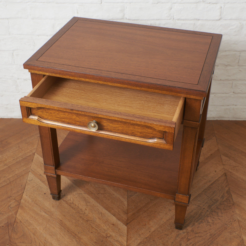 TRIUNE ナイトテーブル – rocca rocca