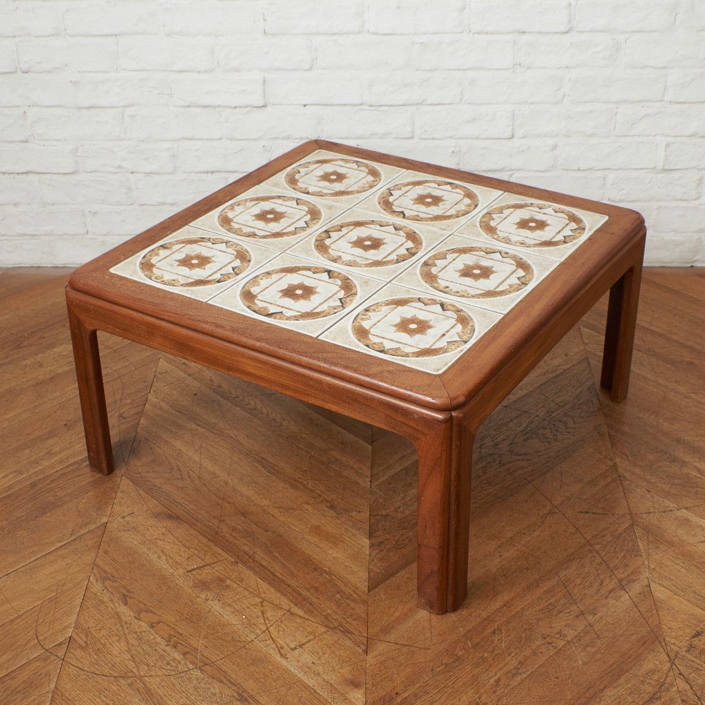 タイルトップ コーヒーテーブル