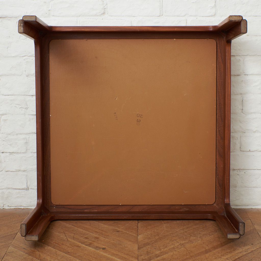 タイルトップ コーヒーテーブル