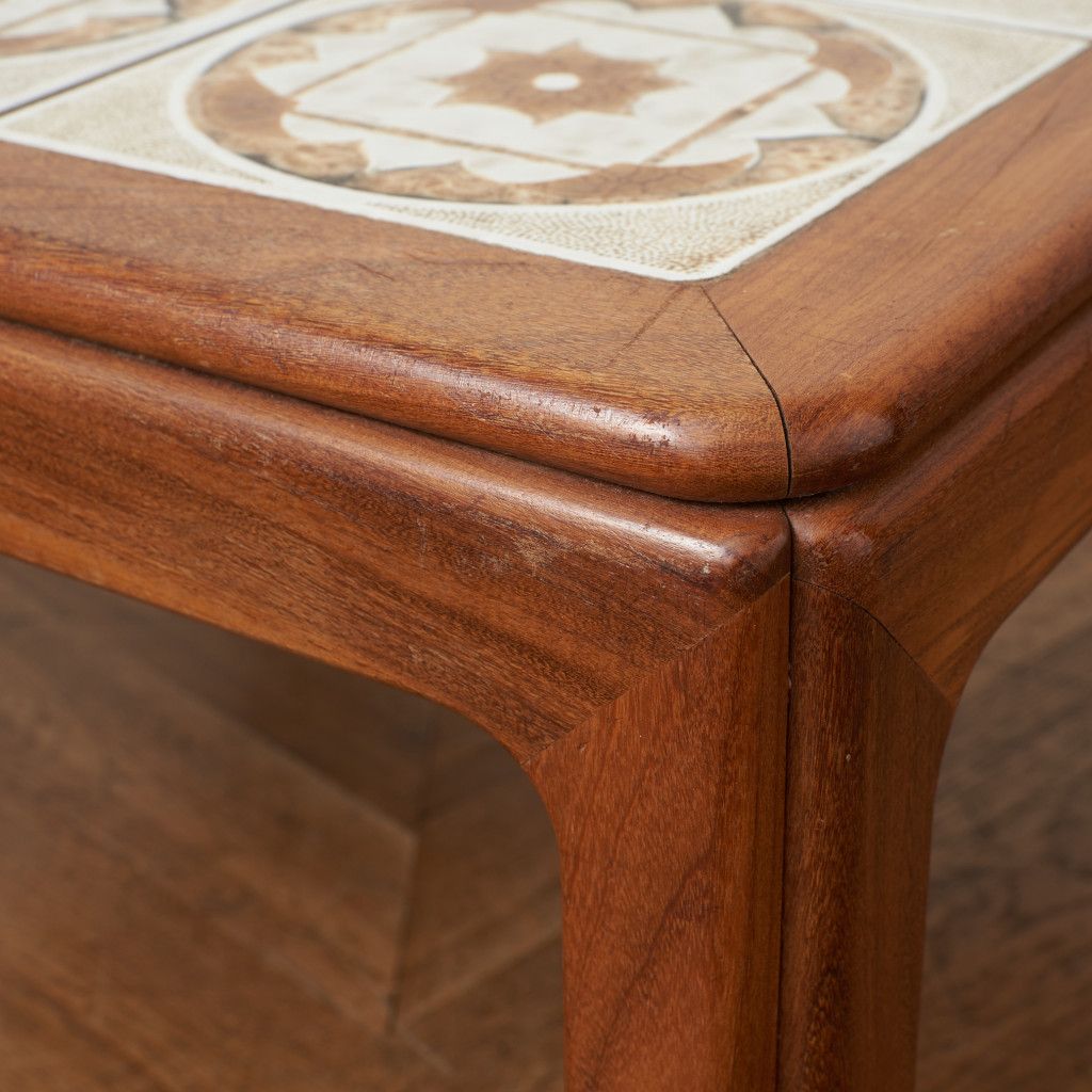 タイルトップ コーヒーテーブル