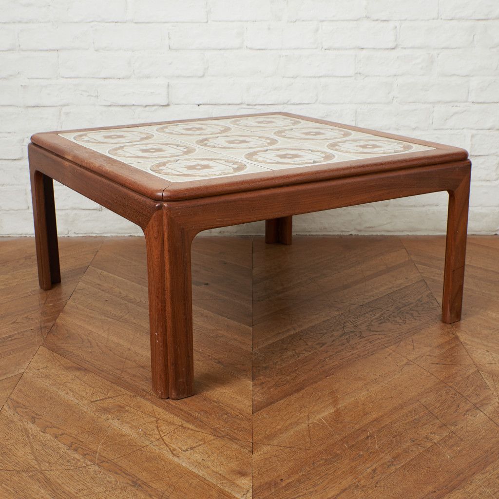 タイルトップ コーヒーテーブル