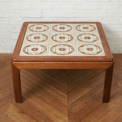 タイルトップ コーヒーテーブル