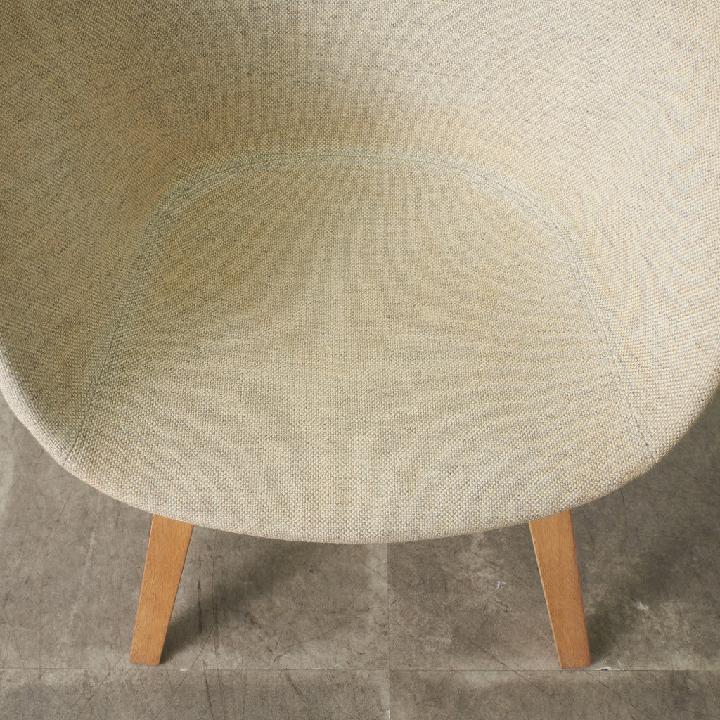 ABOUT A CHAIR アバウト ア チェア