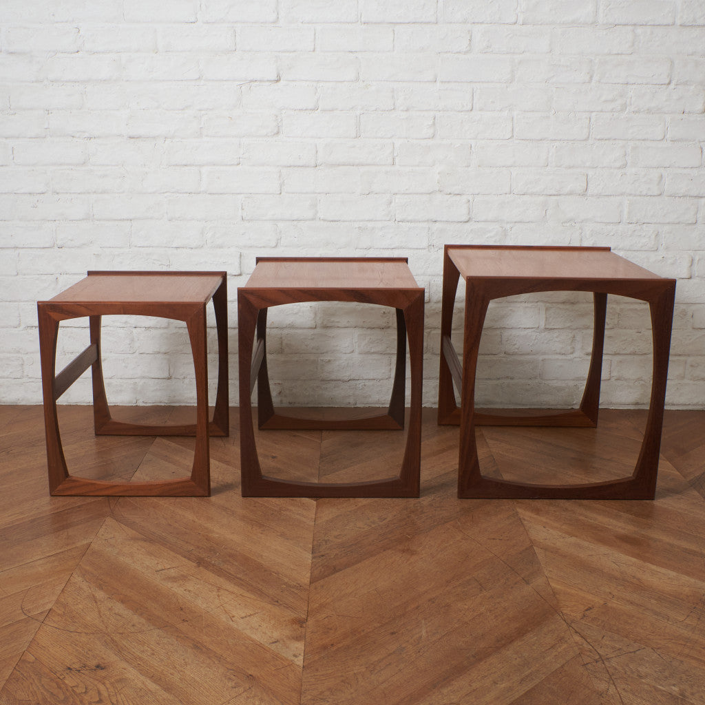 Quadrille ヴィンテージ ネストテーブル