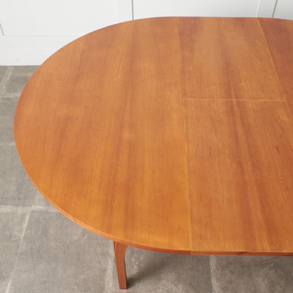 YPSILON 伸長式ダイニングテーブル