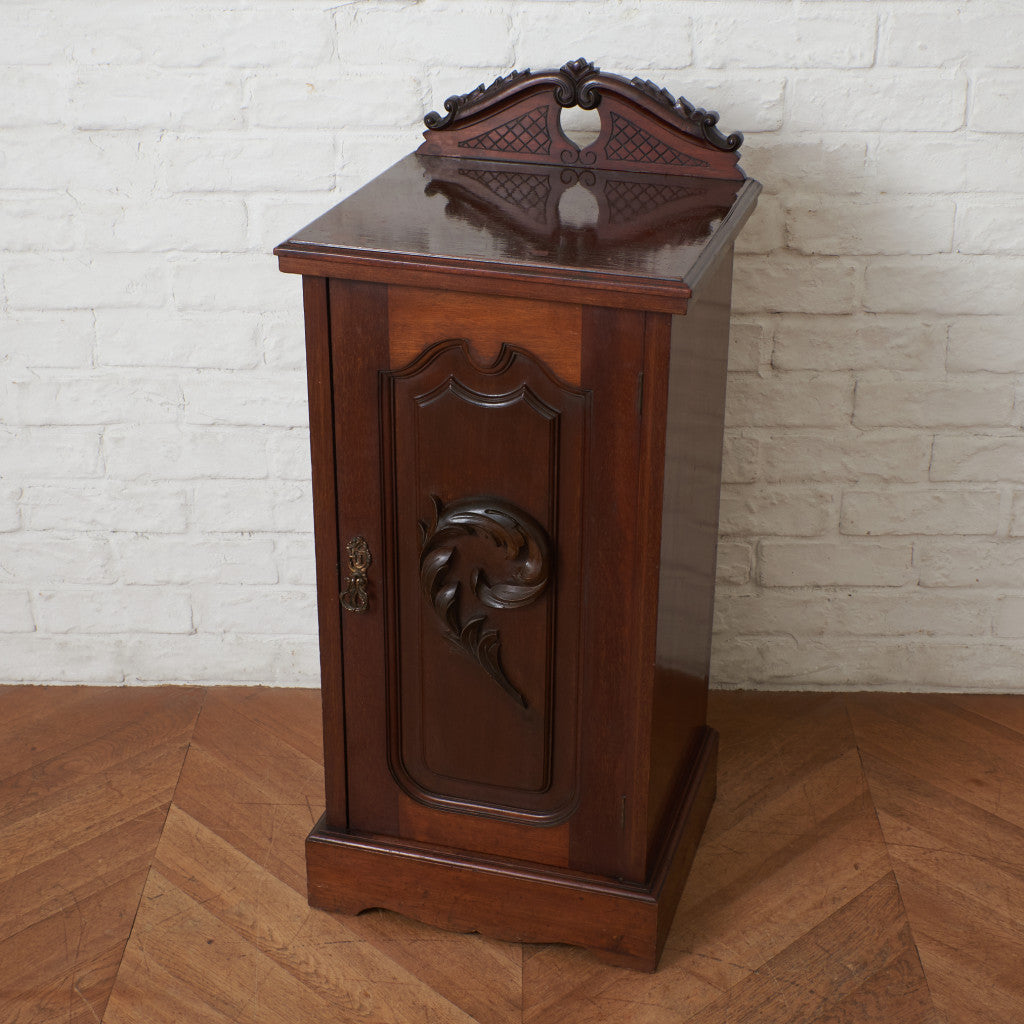 英国アンティーク ウォールナット材 スモールキャビネット