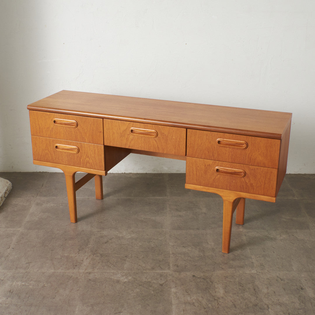 ヴィンテージのデスク・ワーキングテーブル特集｜rocca rocca