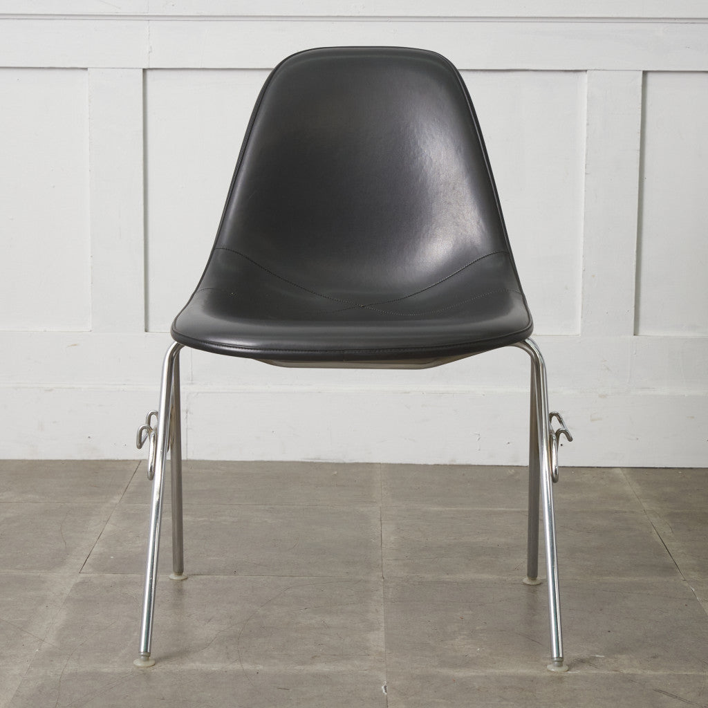 サイドシェルチェア スタッキングベース