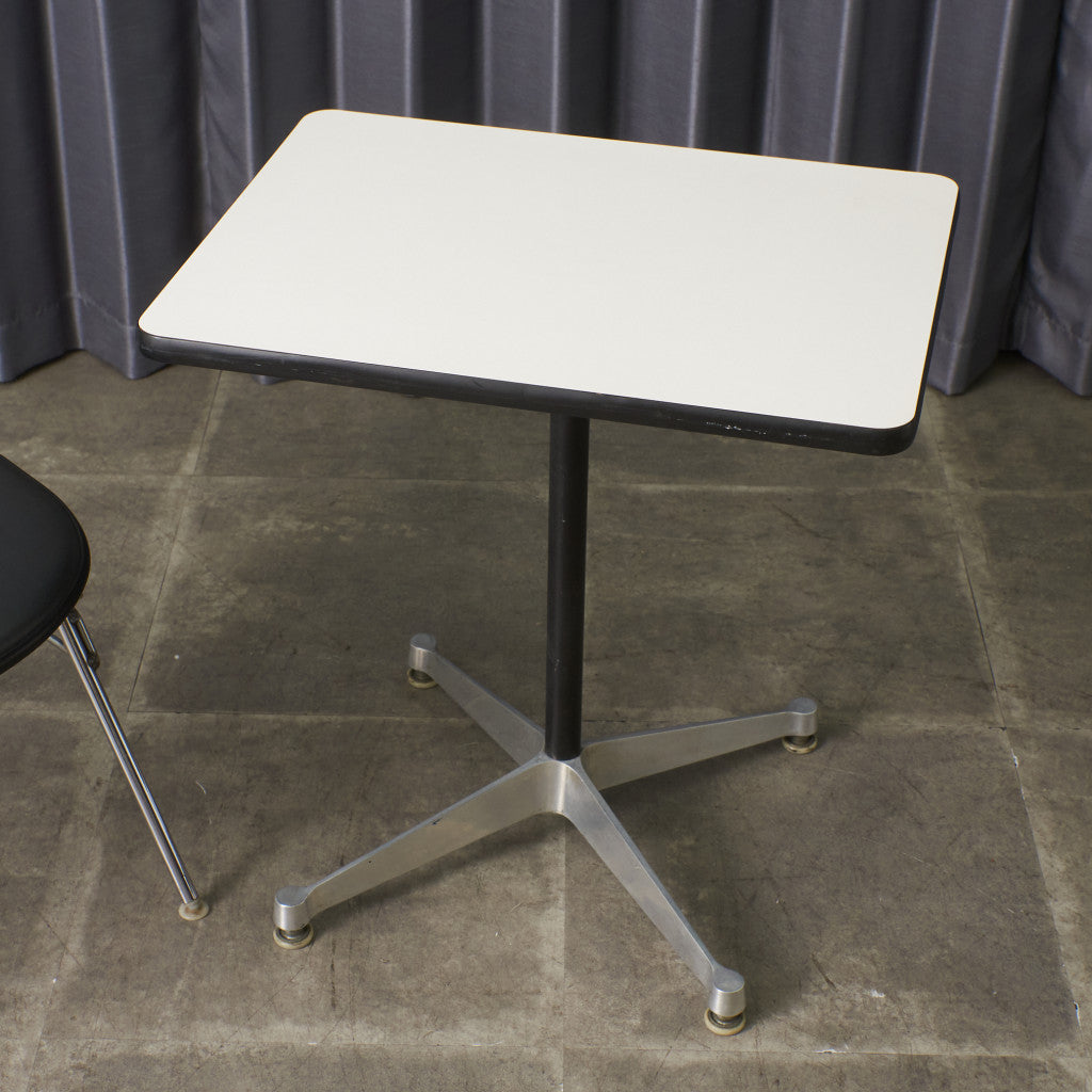 イームズ コントラクトベース テーブル