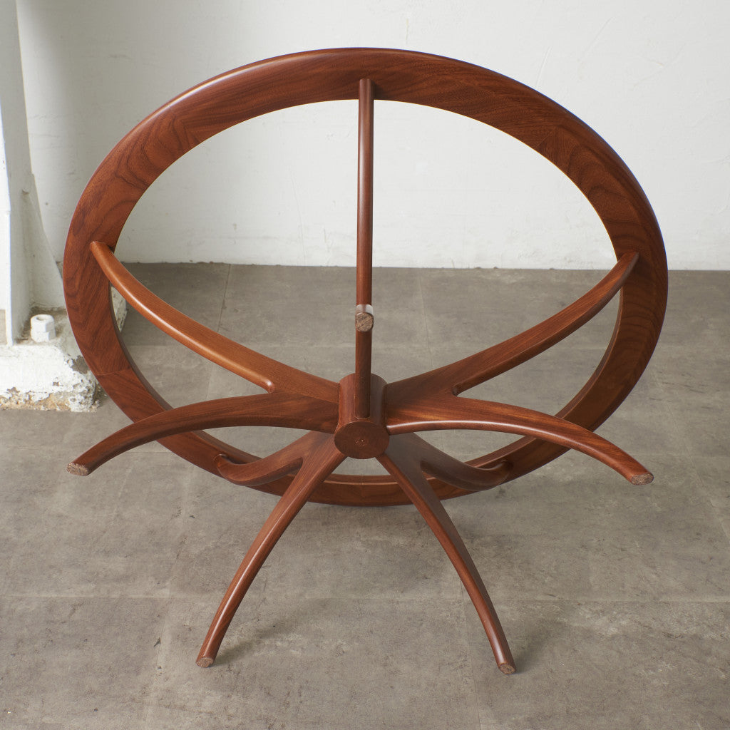 スパイダーコーヒーテーブル