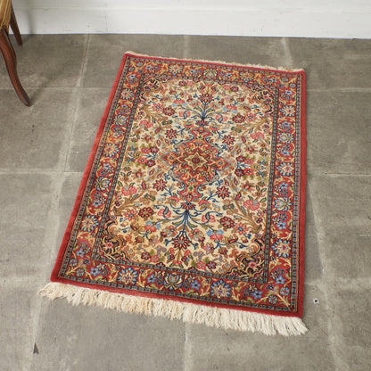 イラン産 ウール製 絨毯