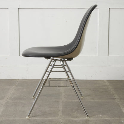 サイドシェルチェア スタッキングベース