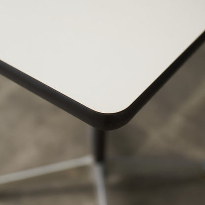 イームズ コントラクトベース テーブル