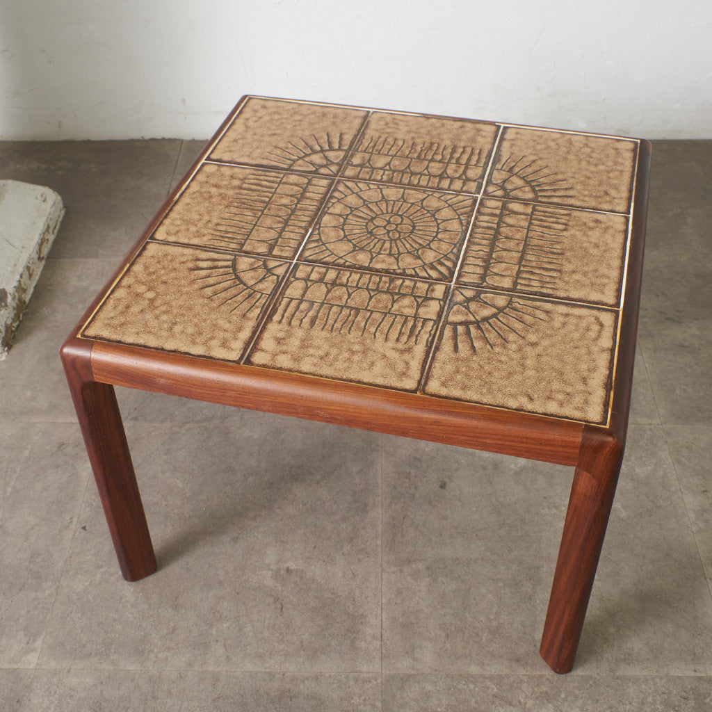 タイルトップ コーヒーテーブル – rocca rocca