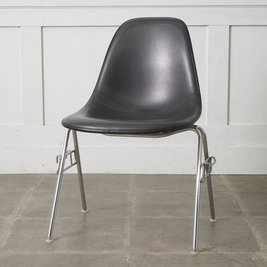 サイドシェルチェア スタッキングベース