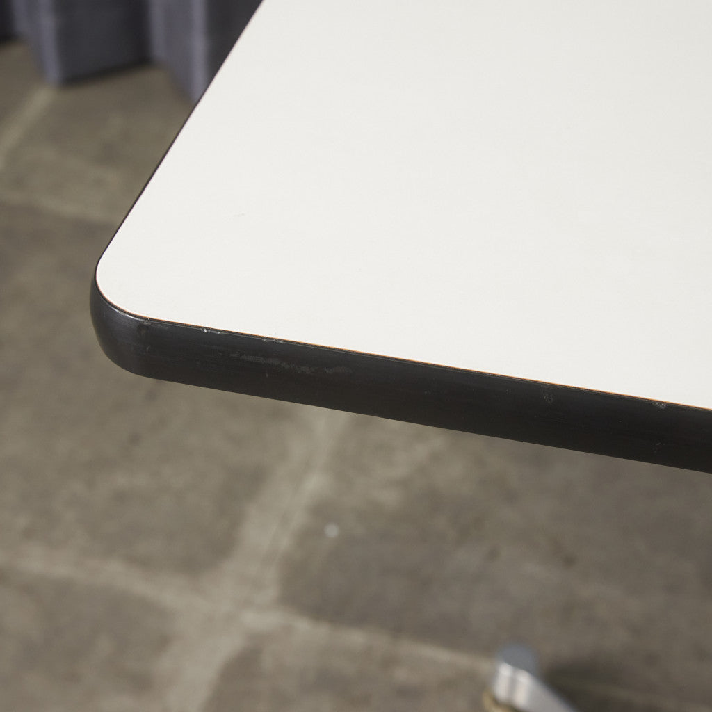 イームズ コントラクトベース テーブル