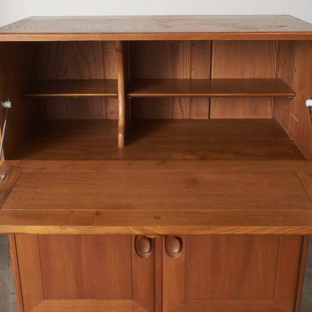 ウィンザー サービングキャビネット 469