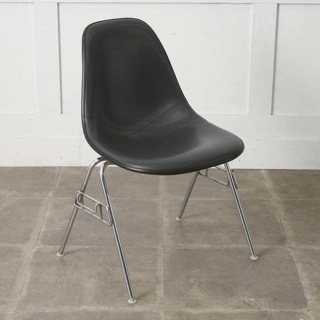 サイドシェルチェア スタッキングベース