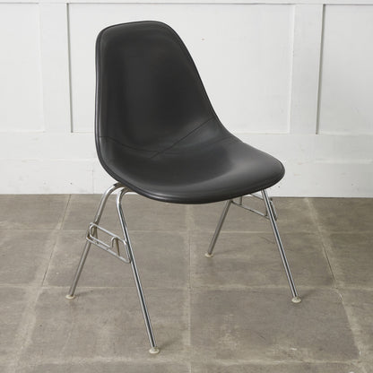 サイドシェルチェア スタッキングベース