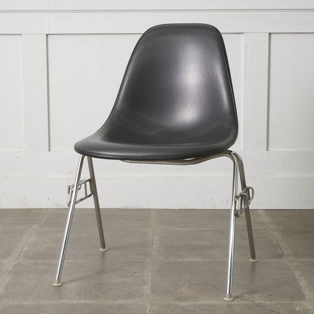 サイドシェルチェア スタッキングベース