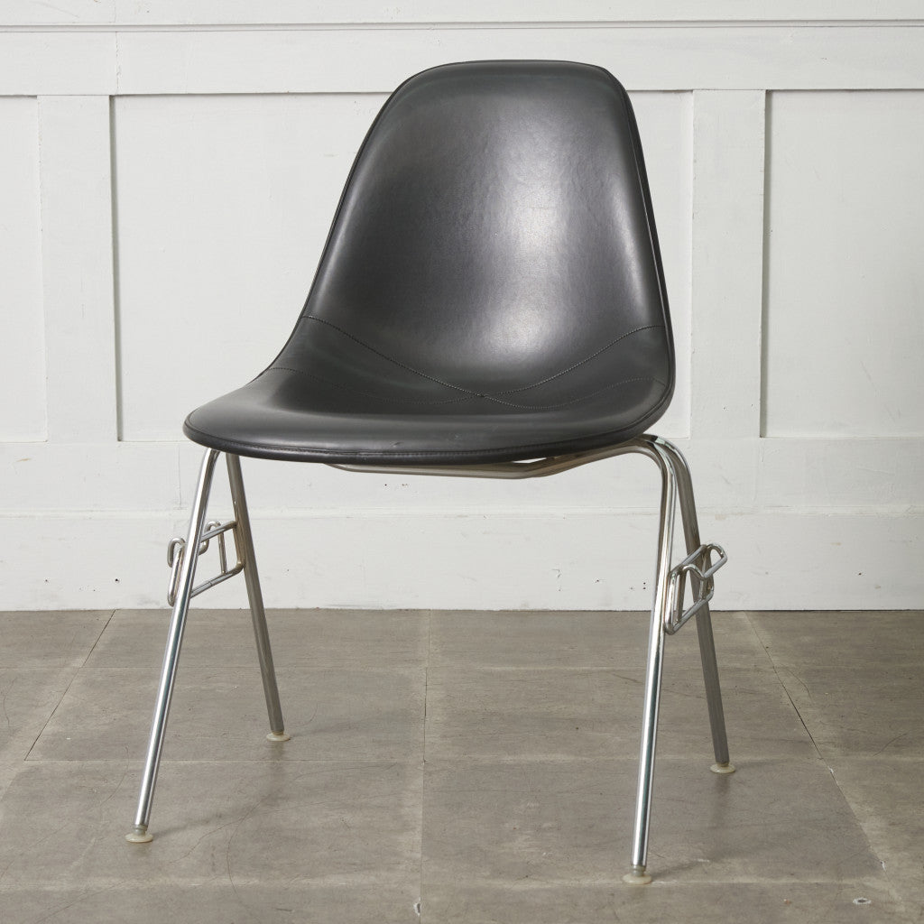 サイドシェルチェア スタッキングベース