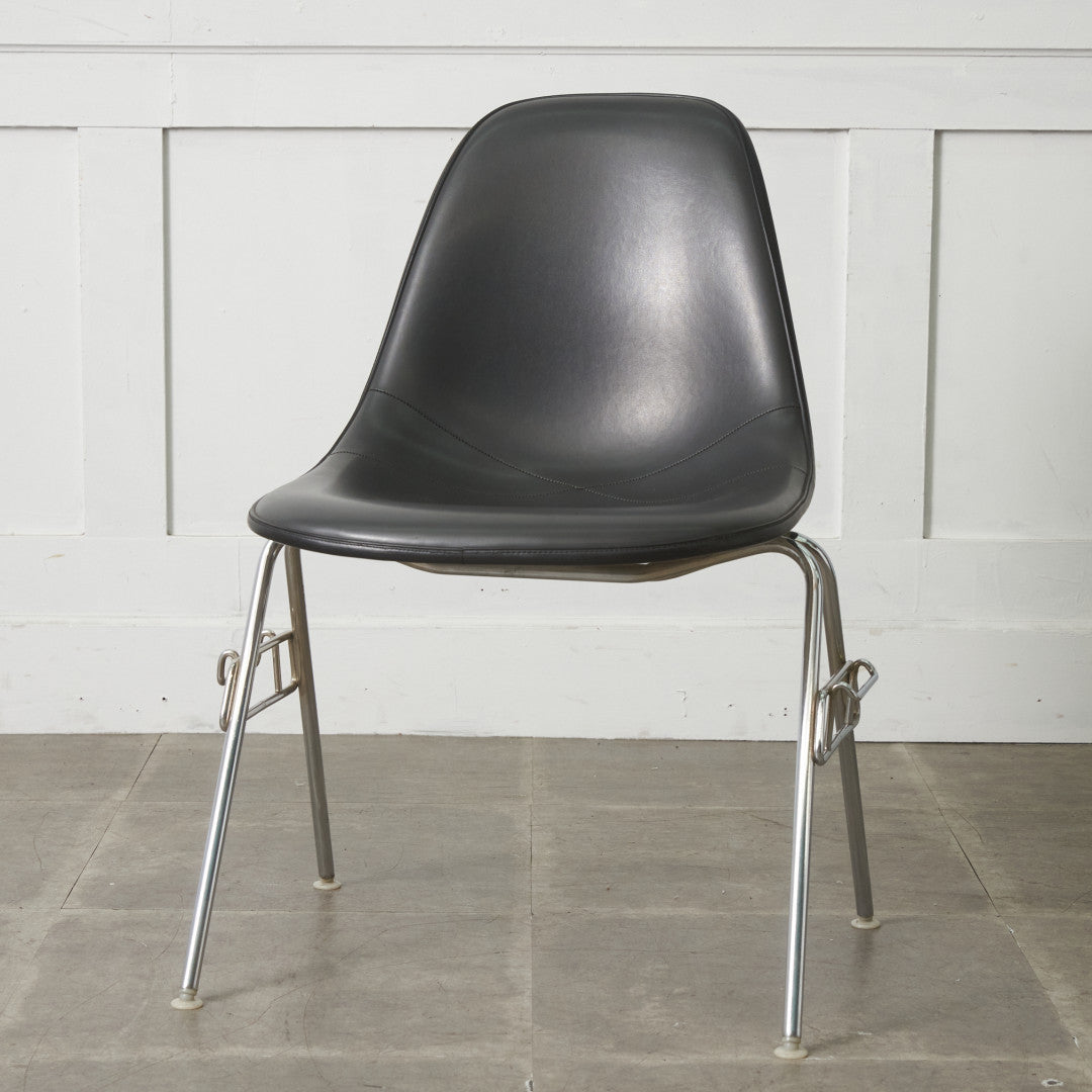 サイドシェルチェア スタッキングベース