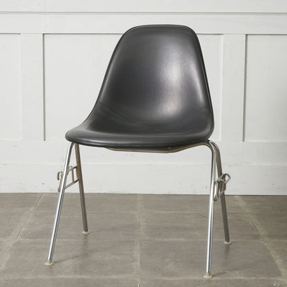 サイドシェルチェア スタッキングベース