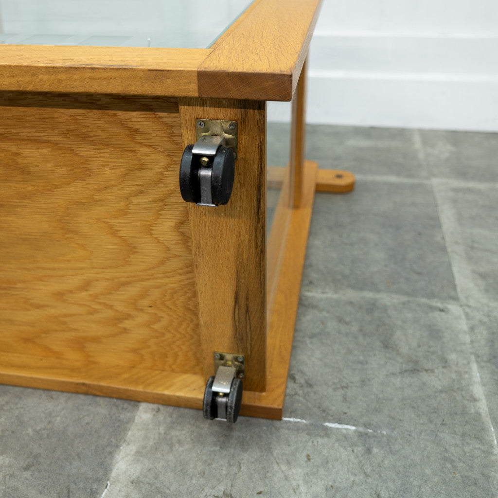 キャスター付きショーケース